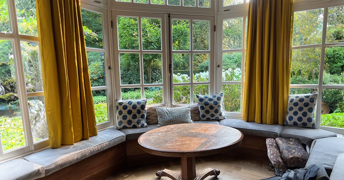 Stylish seating Bay Window